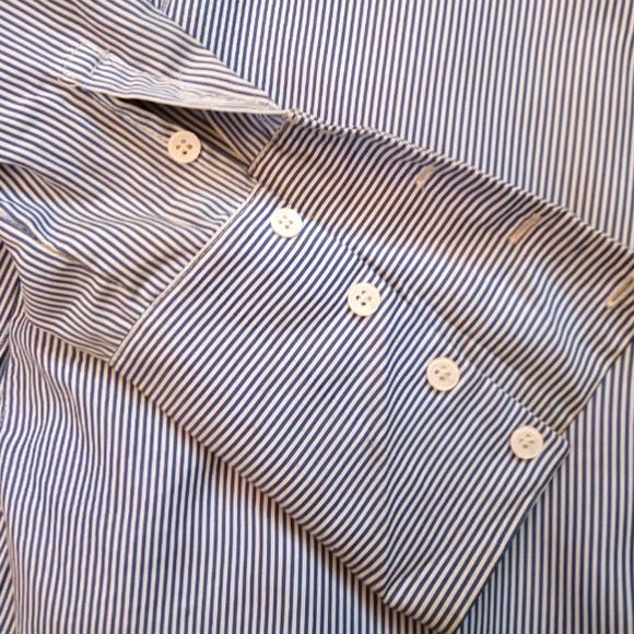 Pleated blouse size medium - Picture 2 of 4